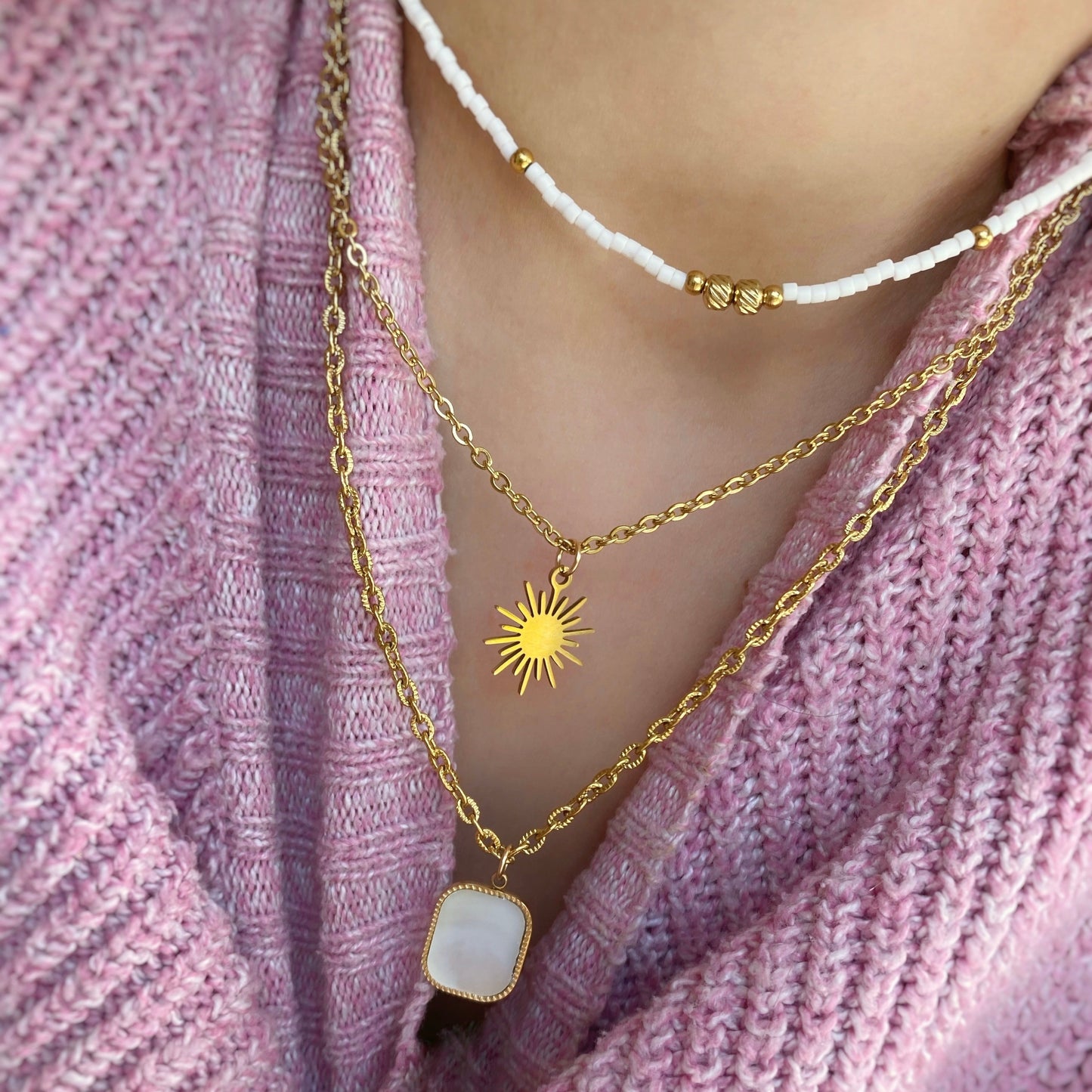 collier en acier inoxydable doré avec pendentif soleil